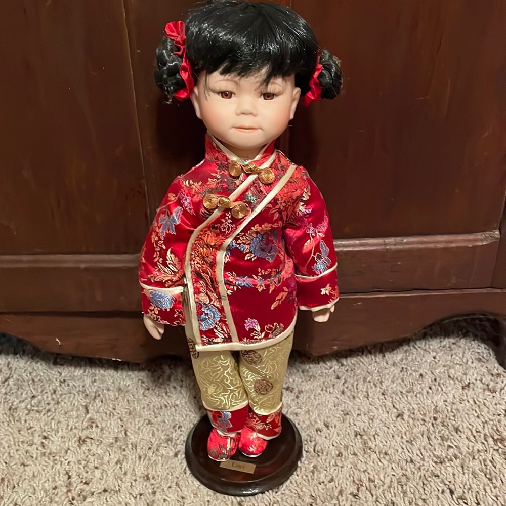 Luci 2003 Porcelain Asian Doll Avon Collectible Limited